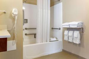 Comfort Suites Lancaster Amish Country