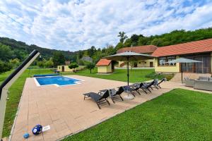 Ruralna kuca Villa Zagorka za odmor sa bazenom i bočalištem