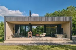 Whispering Leaves - 北伍顿