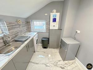 Modern 1 Bed Apartment In Morpeth - Contractors