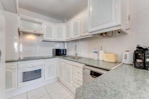 Apartment with pool view
