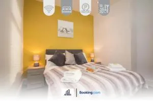 Modern 3 bed Terraced House By NYOS PROPERTIES Short Lets & Serviced Accommodation Manchester With Free WiFi - Urmston