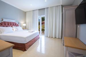 VK Luxury Suites With Private Parking