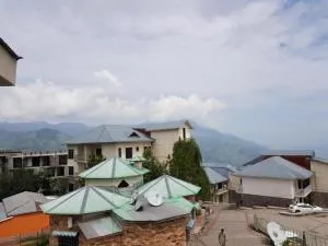 Lovely 1 bedroom condo with majestic views - Hil