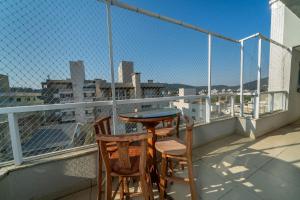 Apartamento 2 quartos sendo 1 suíte em Bombas