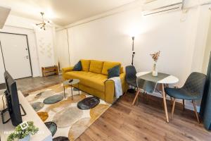 Central Residence Apartment 827