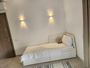 Swan Lake North Coast Luxurious Chalet