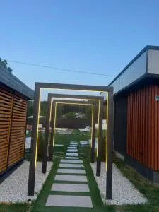 MiShelter - Avgustov