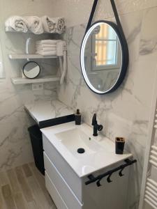 Maisons d'hotes Le Mas des Oliviers appartement 2 pieces tous conforts : photos des chambres