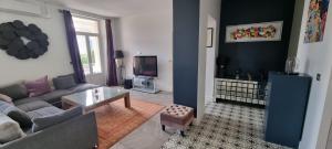 SUPERBE MAISON 6 ch, 4 sdb, terrasses et billard