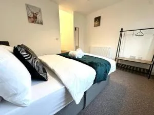 Coventry Comfort 5-Bedroom Home - Exhall