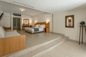 Suite with Shared Pool room in Corfu Holiday Palace