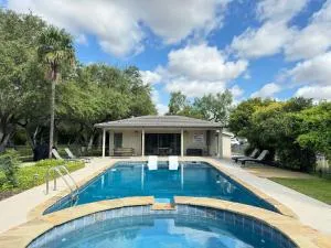 Live Oaks Bed and Breakfast - كونكان