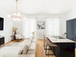 Modern High End 1 Bed in Central Leamington Spa - Pass the Keys