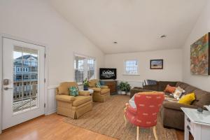 ONHC101A Blue Water House