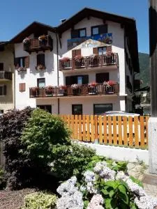 Casa Salvaterra Affittacamere - Caderzone