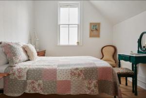 Hicks Holme - Beach Front Victorian ST 2020-0420