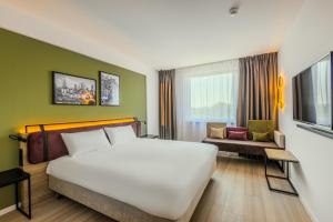 campanile warszawa polnoc