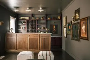 The Madison Hotel - Oak Cliff