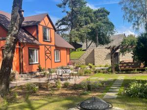 More Holiday Cottage M, 85 meters to the beach with large garden