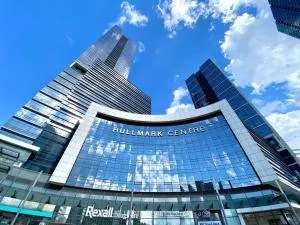 Sleek 1BR & Sttudy Condo - CN Tower, Skyline view - North York - Thornhill