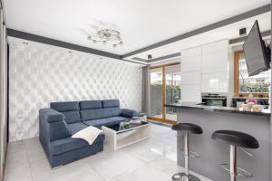 Wola! Big Garden! Cosily!