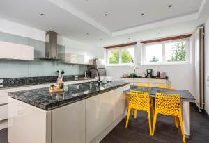 Villas Jolie Villa, 300 m2, grand jardin : photos des chambres