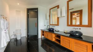 Seaview Villa Yang Som at Surin Beach