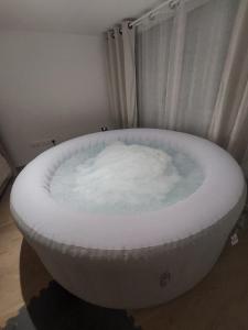 Appartements L08 Jacuzzi 5 Etoile par Villa Dengous : photos des chambres