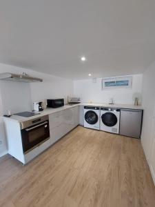 Appartements L08 Jacuzzi 5 Etoile par Villa Dengous : photos des chambres