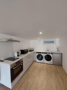 Appartements L08 Jacuzzi 5 Etoile par Villa Dengous : photos des chambres