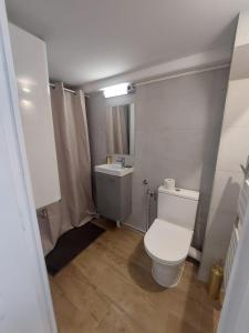 Appartements L08 Jacuzzi 5 Etoile par Villa Dengous : Appartement