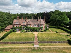 Alward House by Group Retreats