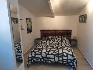 Maisons de vacances Chambre d-Hotes dans Villa - La Londe Les Maures - Residence d-Artiste La Maison du Bonheur 2 personnes : photos des chambres