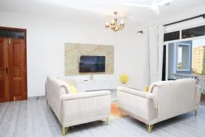 Classy 3 br near Pride Inn - 杉祖