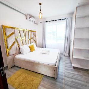 Classy 3 br near Pride Inn