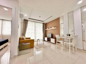 PoshPlace 1 BR in Amazon Residence