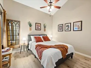 Artist's Tower Townhome Just Renovated w Loft - West Hills