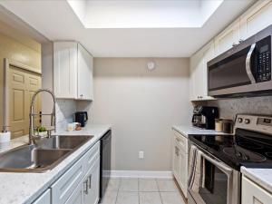 Artists Tower Townhome Just Renovated w Loft