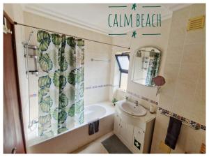 calm beach apartement