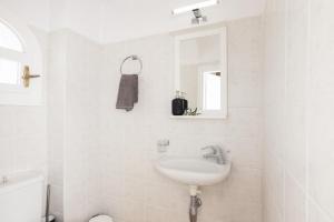 Akrotiri Sea View Maisonette