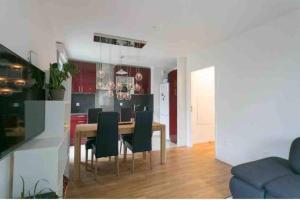 Appartements Cozy & Quiet Getaway Just 300m from Paris with Free Private Parking : photos des chambres