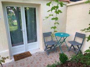 Appartements -StudioCDG fr- Cerisier, Studio proche near CDG Roissy airport, Parc Expositions, Stade de France, Arena, Disney, Asterix : photos des chambres