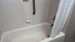 King Room - Non-Smoking room in Baymont by Wyndham Oklahoma City/Quail Springs