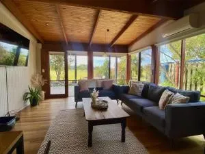 Prom Coast Oasis - Sandy Point - Walkerville