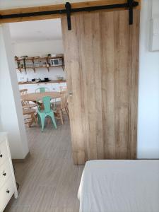 Vue apaisante montagnes, plage 5 minutes à pied