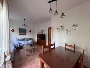 Adosado con jardín Urb Galia Ballena