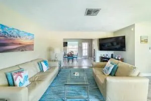 Sunny Cottage with lanai and garage, only 4 miles from Siesta Key - Vamo