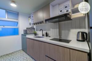 Living Lourdes 64-307