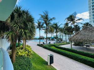 Miami Hollywood 2 Bedroom Garden View 001-21mar